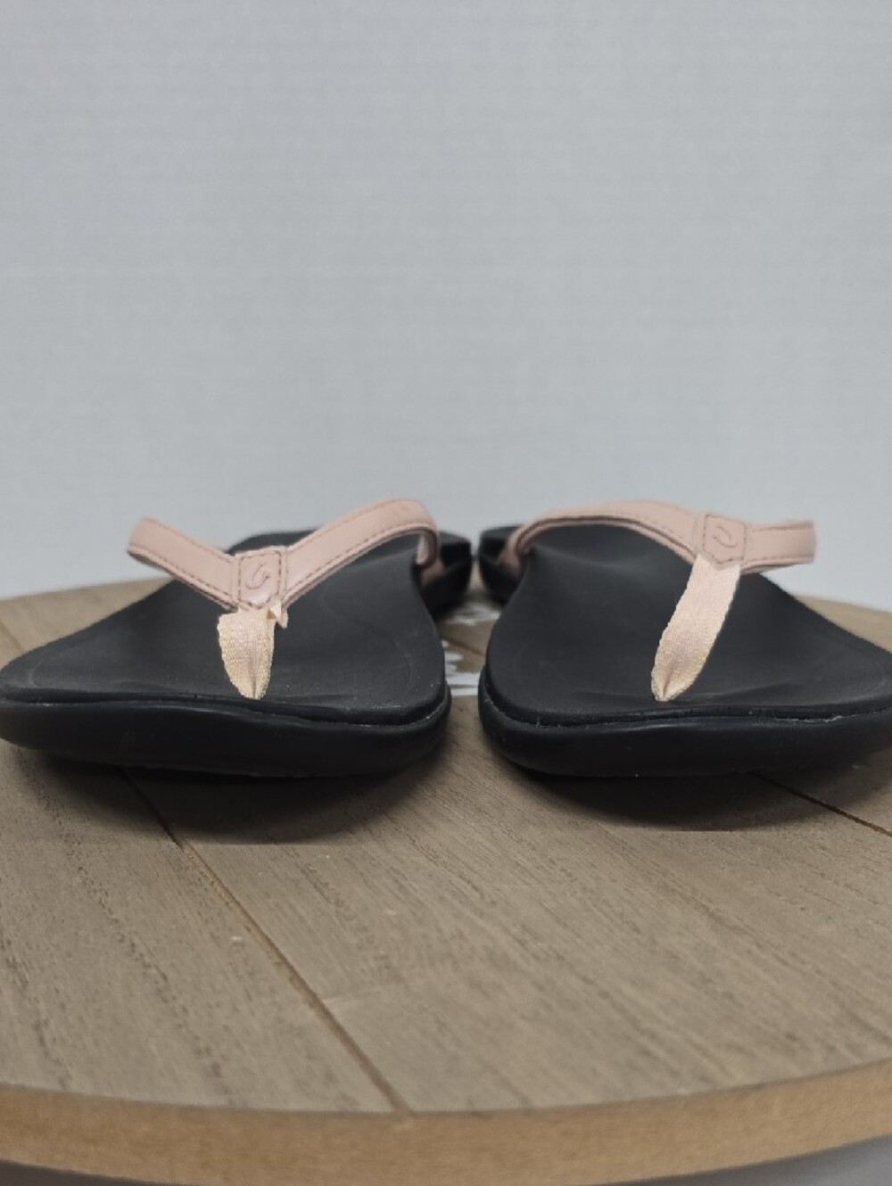 OluKai Ho‘ōpio Leather Flip-Flops with Pale Pink Straps Womens Size 10 EUC - Picture 11 of 14